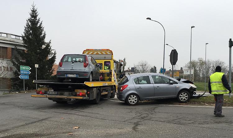 Scontro, ferita una 31enne