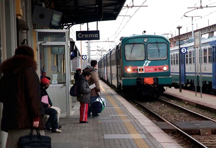 Festività senza le carrozze«Solito ‘regalo’ di Trenord»