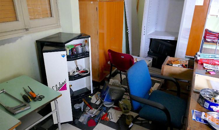 Scuola elementare razziataspariti pc e telecamera