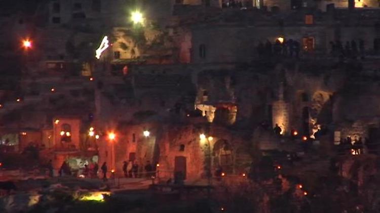 Matera, il presepe fra i Sassi come il 'Gesù di Nazareth' di Zeffirelli