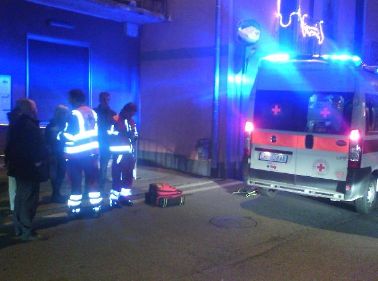 Pensionato aggredito da un'anziana signora