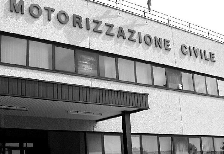 Esame della patente con frode, denunciato operaio