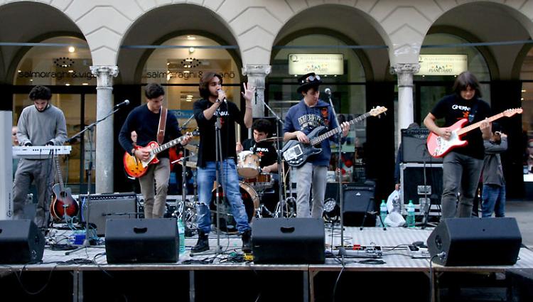 La rock band cremonese Ghernika, all'esordio discografico con 