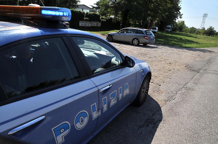 Investe pedone e scappa: preso