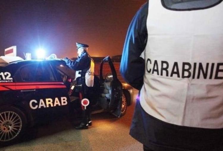 Inseguimento nella notte, i ladri fuggiti nei campi