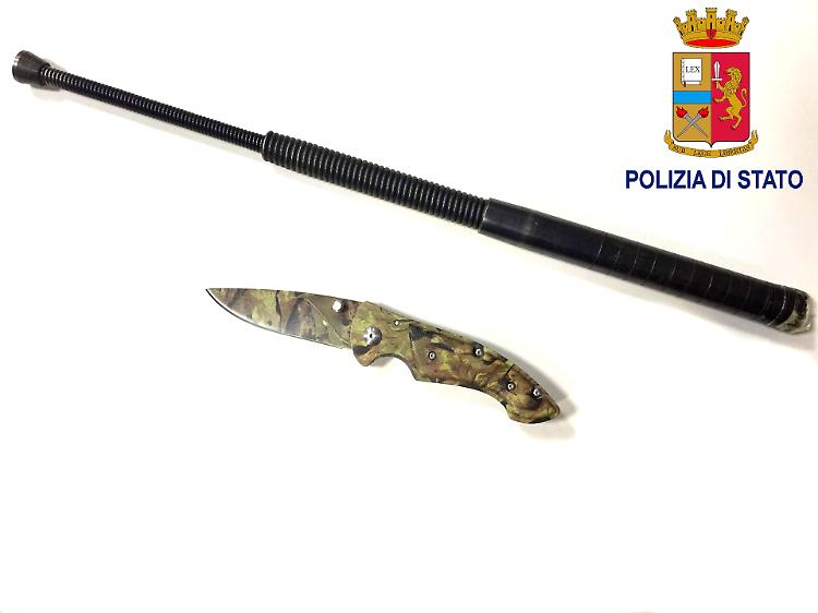 Va in tribunale con un coltello, donna denunciata