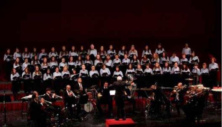 Coro di voci bianche in Duomo per il vescovo Napolioni
