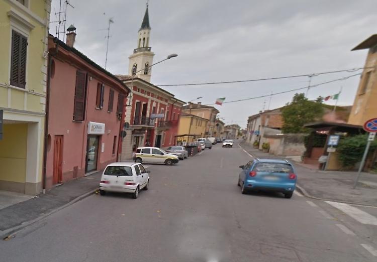 In banca con la pistola giocattolo, cassiere lo mette in fuga