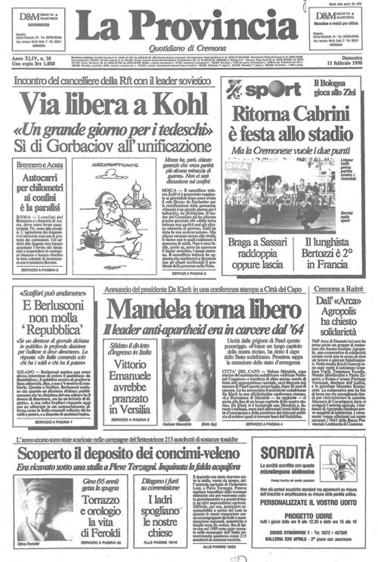 Il leader sudafricano anti-apartheid Nelson Mandela, torna in libertà dopo 26 anni di carcere