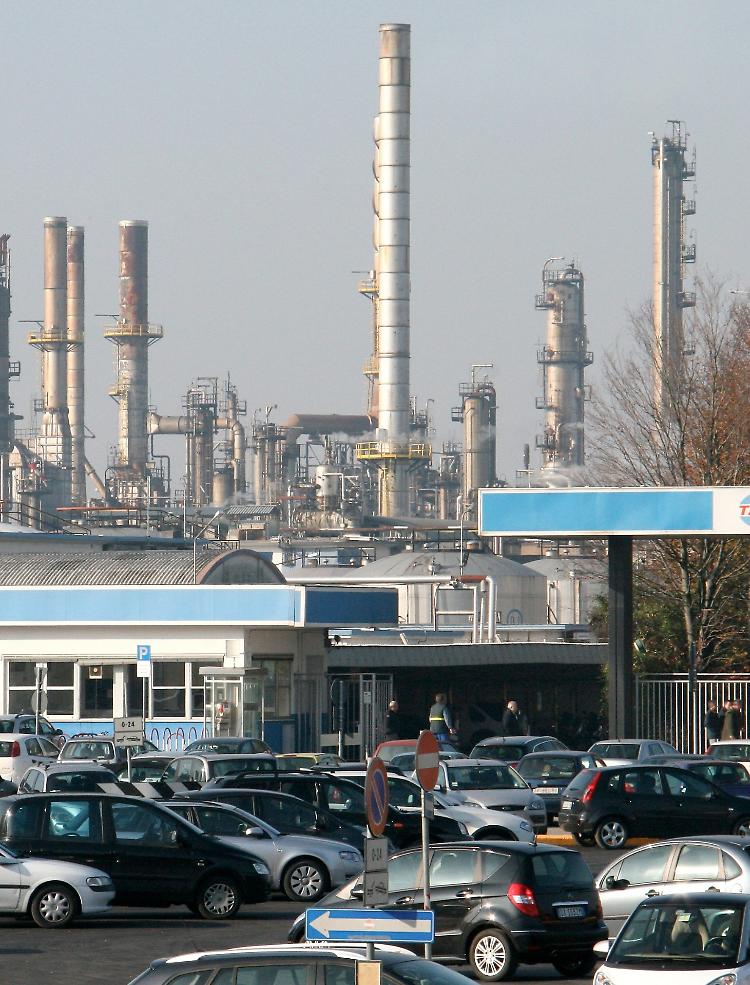 Buca l’oleodotto Tamoilruba 2mila litri di gasolio: preso