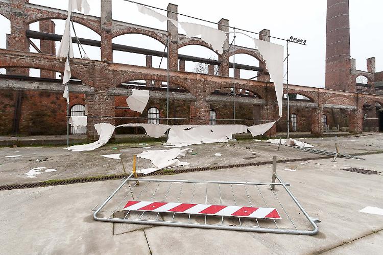 Nuove devastazioni all'arena giardino