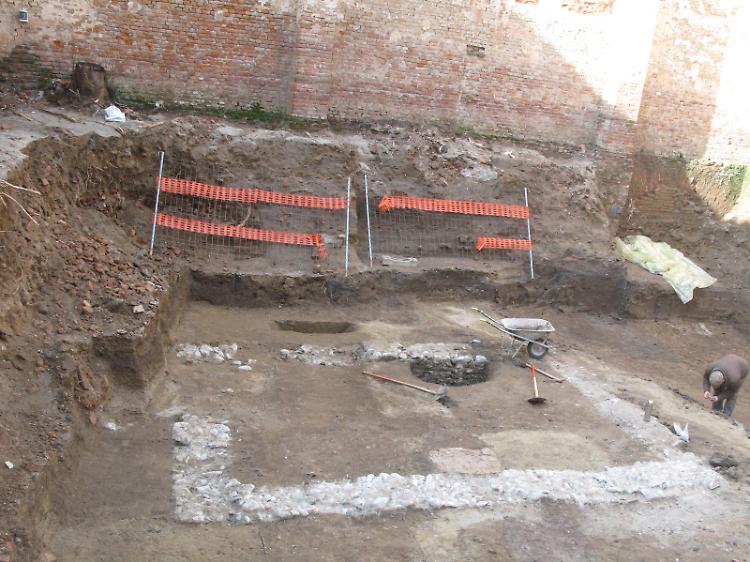 Riemerge la città medievale