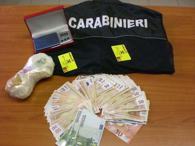 Smantellata banda di spacciatori