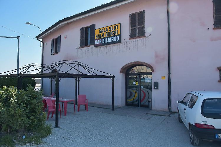 Furto lampo al bar BollicineScambiasoldi svuotate, via migliaia di euro