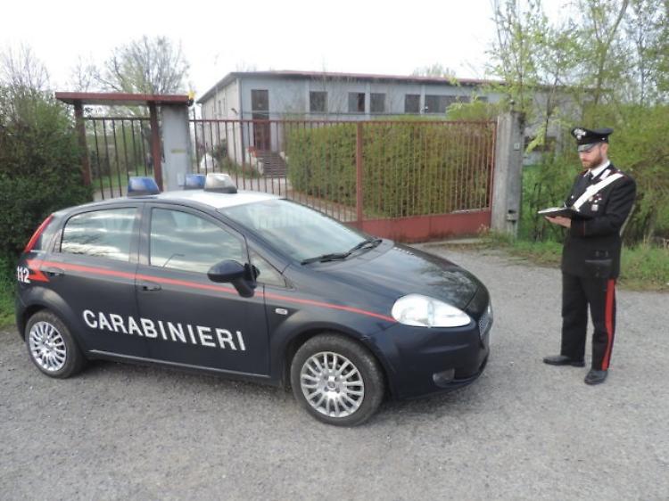 Manodopera clandestina, chiuso laboratorio tessile cinese