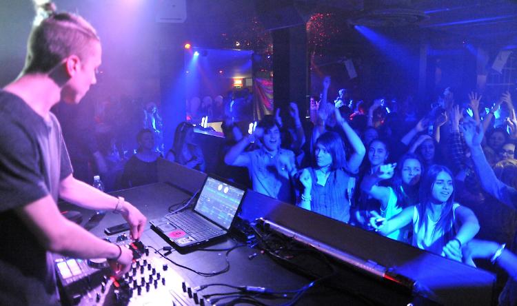 Sala concerti 'abusiva', multa