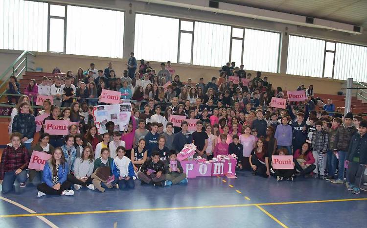 Gli studenti 'abbracciano' la Pomì