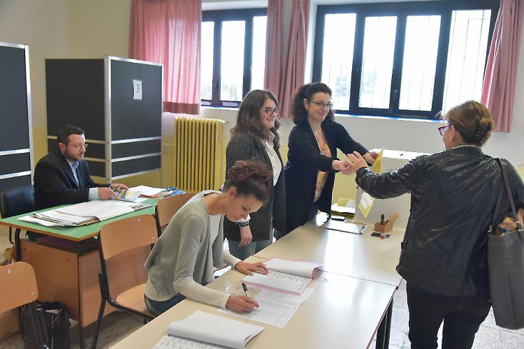 Referendum Trivelle, dati delle 12