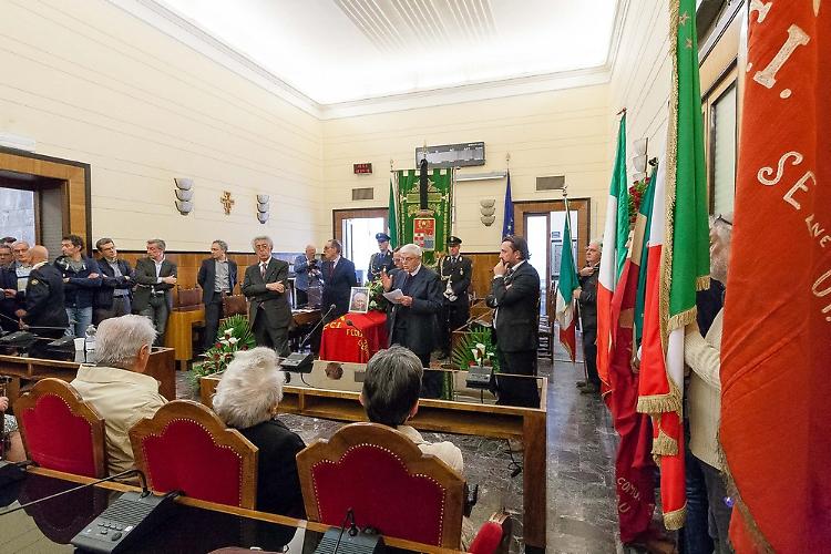 Partecipato addio a Dolci: 'Politico del bene comune'