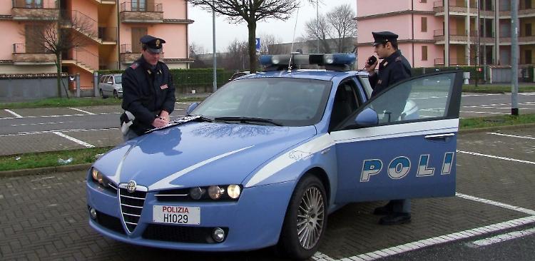 Anziano aggredito in cantina, spintonato e ferito