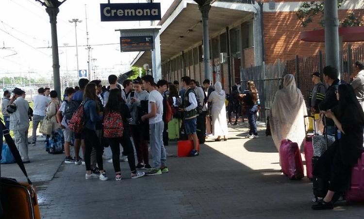 Treni, nuovi disagi per i pendolari. E la rabbia monta
