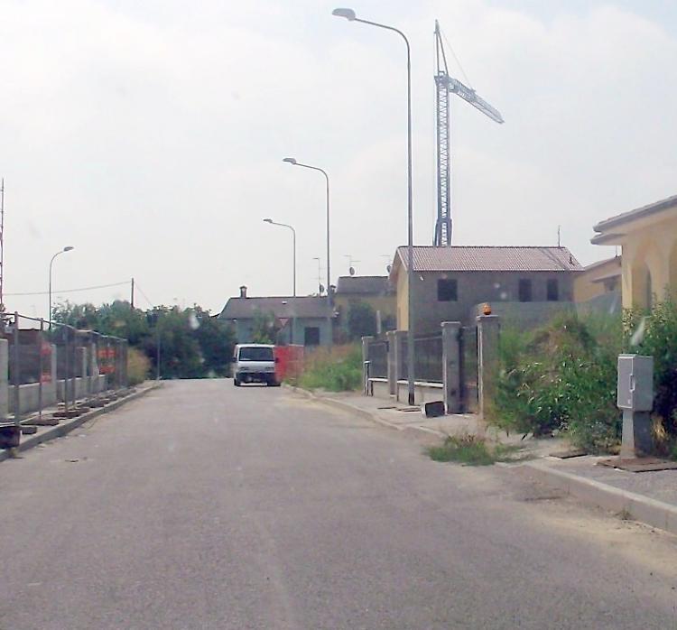 Ladri in pieno giorno, un colpo a segno e uno fallito