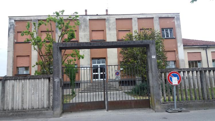 Troppi alunni, scuola in tilt