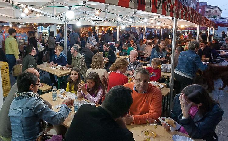 Con il Mercato Europeo centro colorato e chiassoso