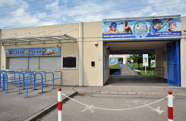 Raid notturno in piscina