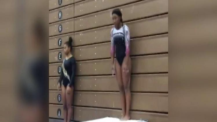Usa, i salti prodigiosi dell'atleta 17enne: gli avvitamenti tolgono il fiato