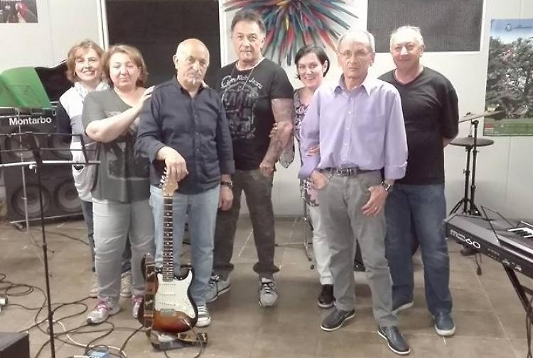 Il sindaco fa il chitarrista. Debuttano 'I Leggenda'