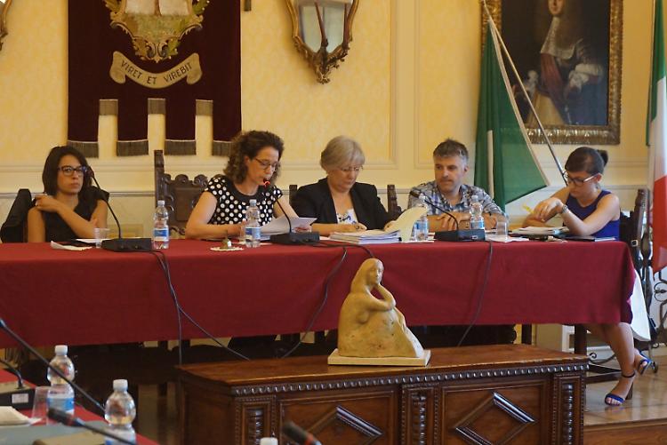 Non passa il bilancio, Comune commissariato