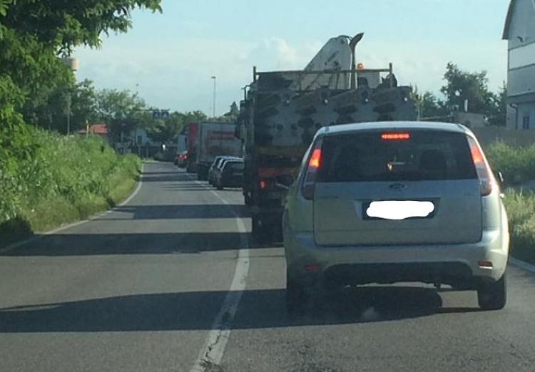 Caos in A21, lunghe code in città