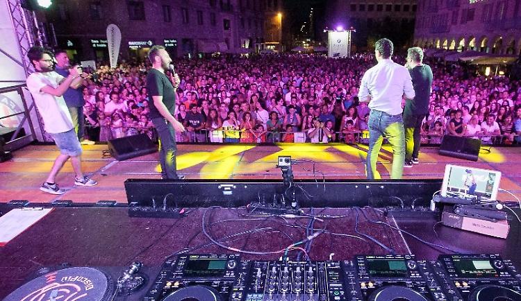StraDJvari, Cremona canta e balla nel primo Giovedì d'Estate