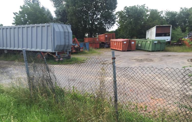Pannolini radioattivi, tir bloccati all'inceneritore