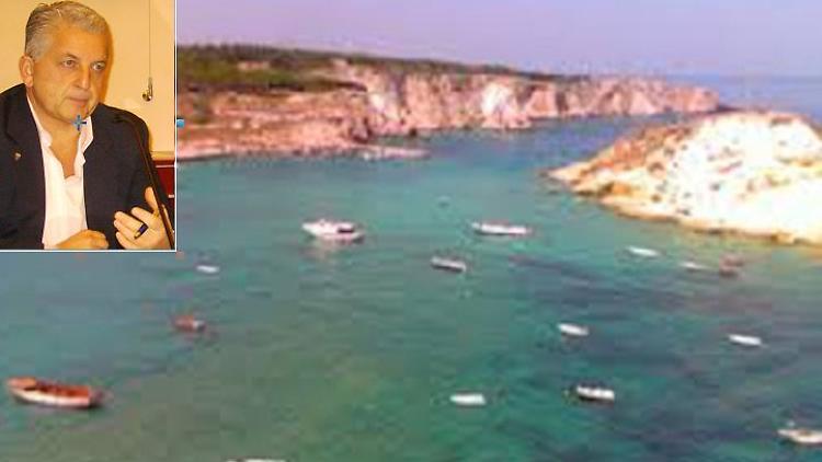 Bimbi e anziani salvati in mare, Di Mora eroe in Puglia