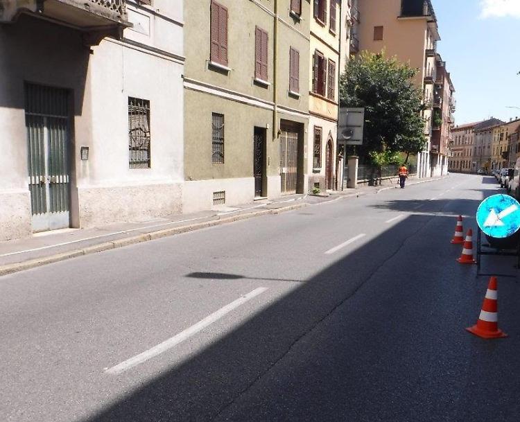 Via Giordano, fogne ko:  senso unico per una settimana