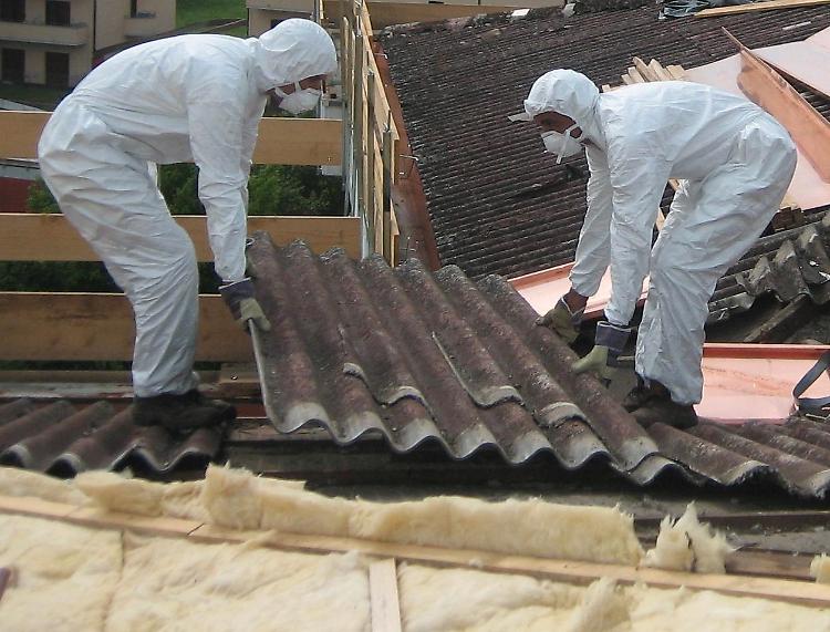 Amianto a scuola, lavori alla Trento e Trieste