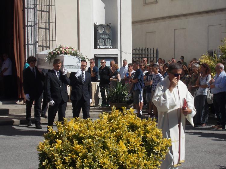 Dolore e lacrime per Francesca