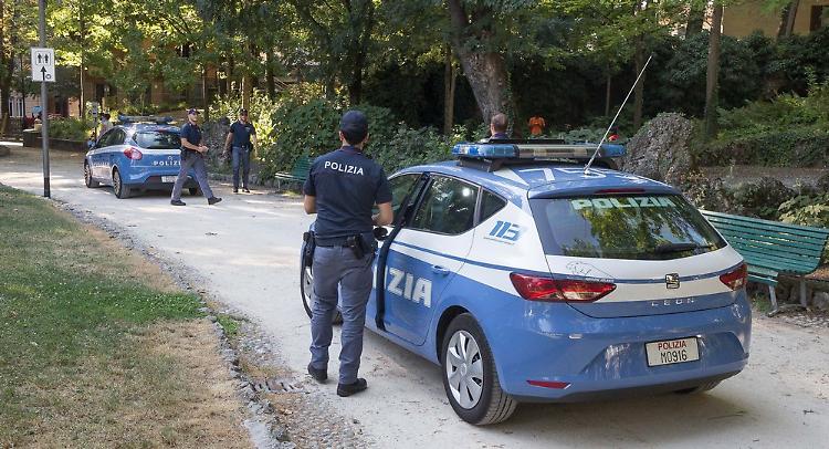 Controllo e botte agli agenti, arrestati due nordafricani