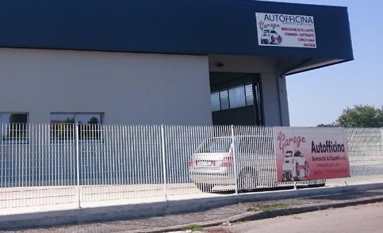 Raid notturno in zona industriale