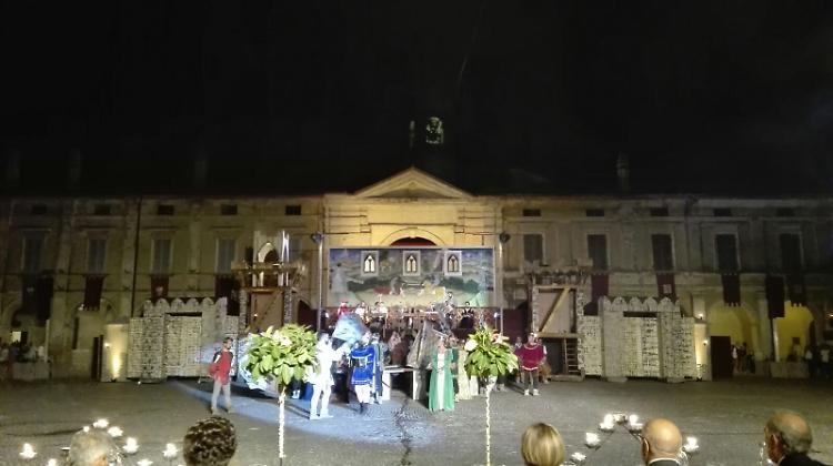 L'amore ai tempi di Camelot, il Palio incanta la piazza