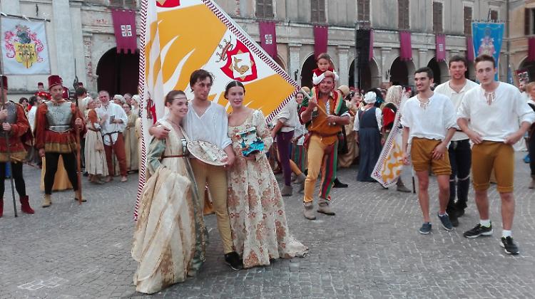 La contrada Porta Tenca si aggiudica il Palio numero 50