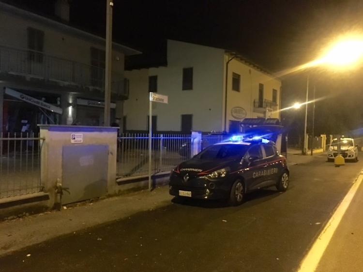 Assalto con il carroattrezzi, colpo alla Unicredit di Castelvetro
