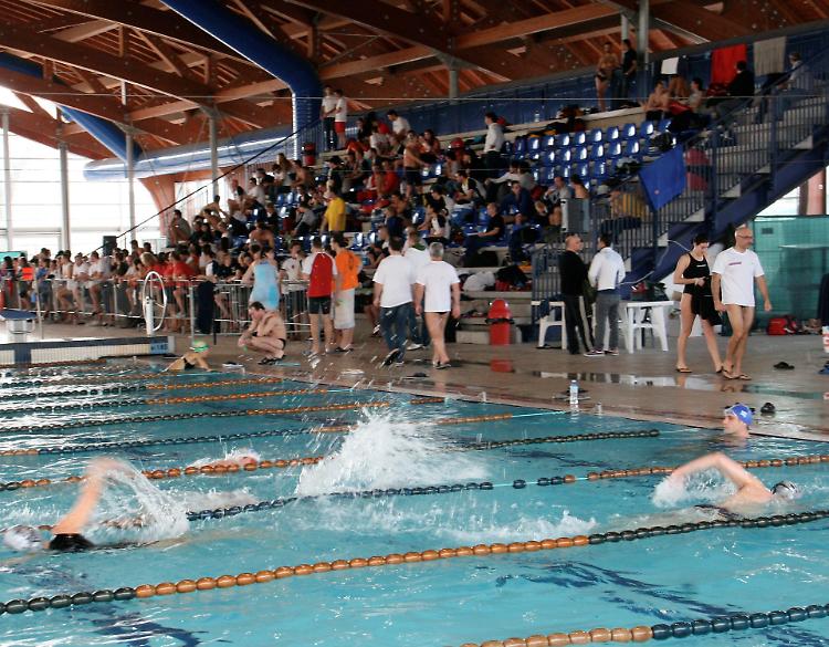 Gestione della piscina, il Consiglio di Stato rimanda la decisione al Tar