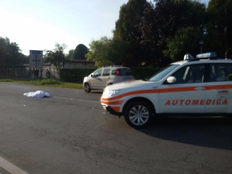 Tragico investimento in via Visconti