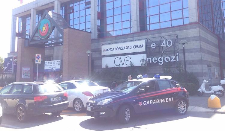 Bigiano la scuola e fanno shopping senza pagare