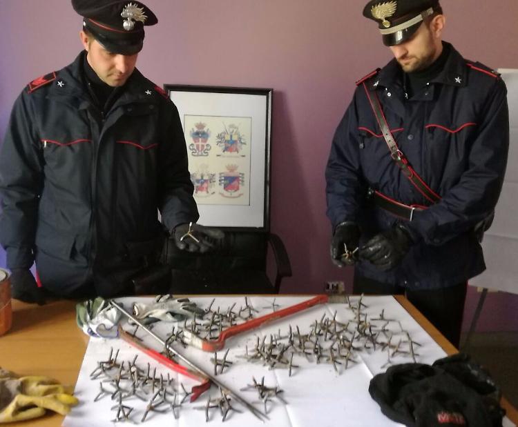 Furgone usato come ariete, due in manette