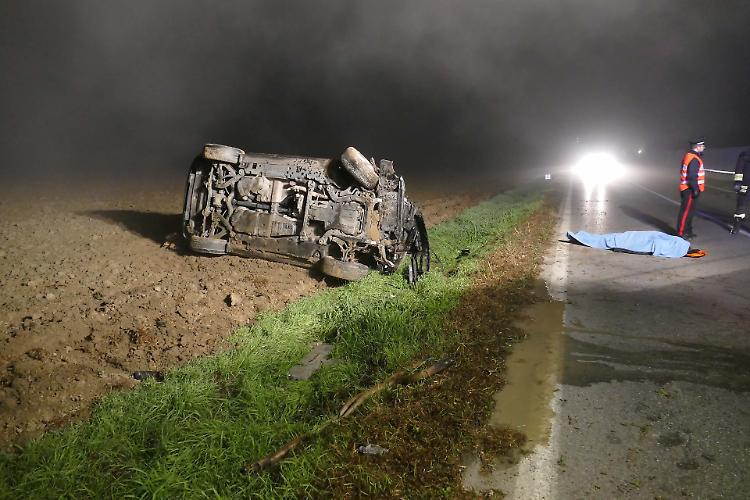 Schianto nella notteMuore un 48enne