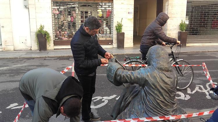 Stradivari, nuove riparazioni dopo l'ultimo sfregio